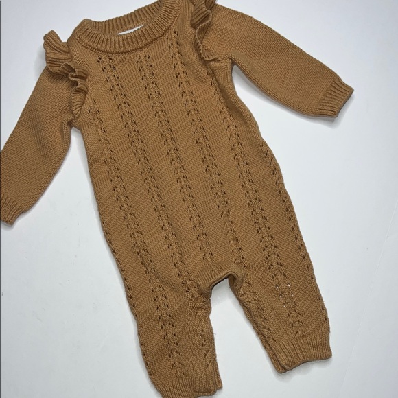 Old Navy Other - Like New - Old Navy Brown Knit Baby Footie